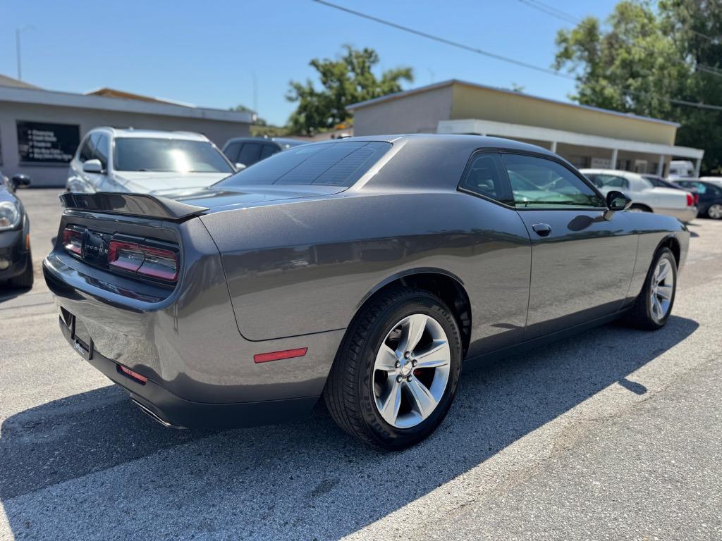 2021 Dodge Challenger SXT photo