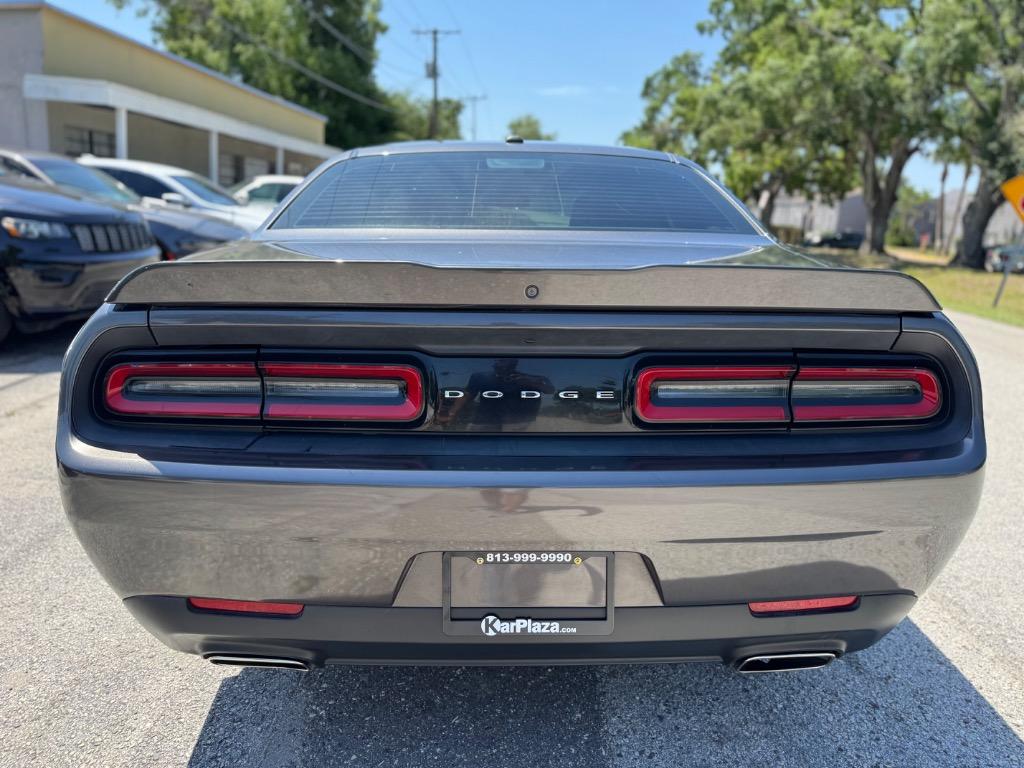 2021 Dodge Challenger SXT photo