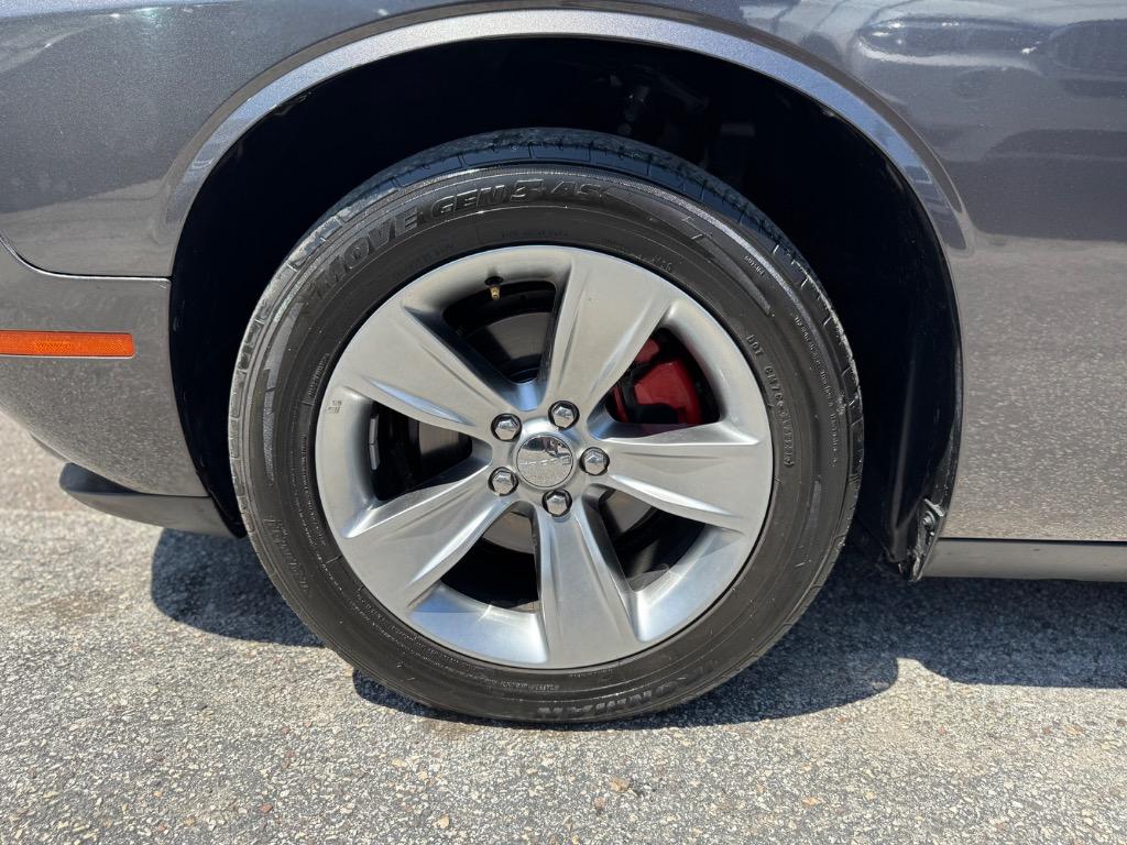 2021 Dodge Challenger SXT photo