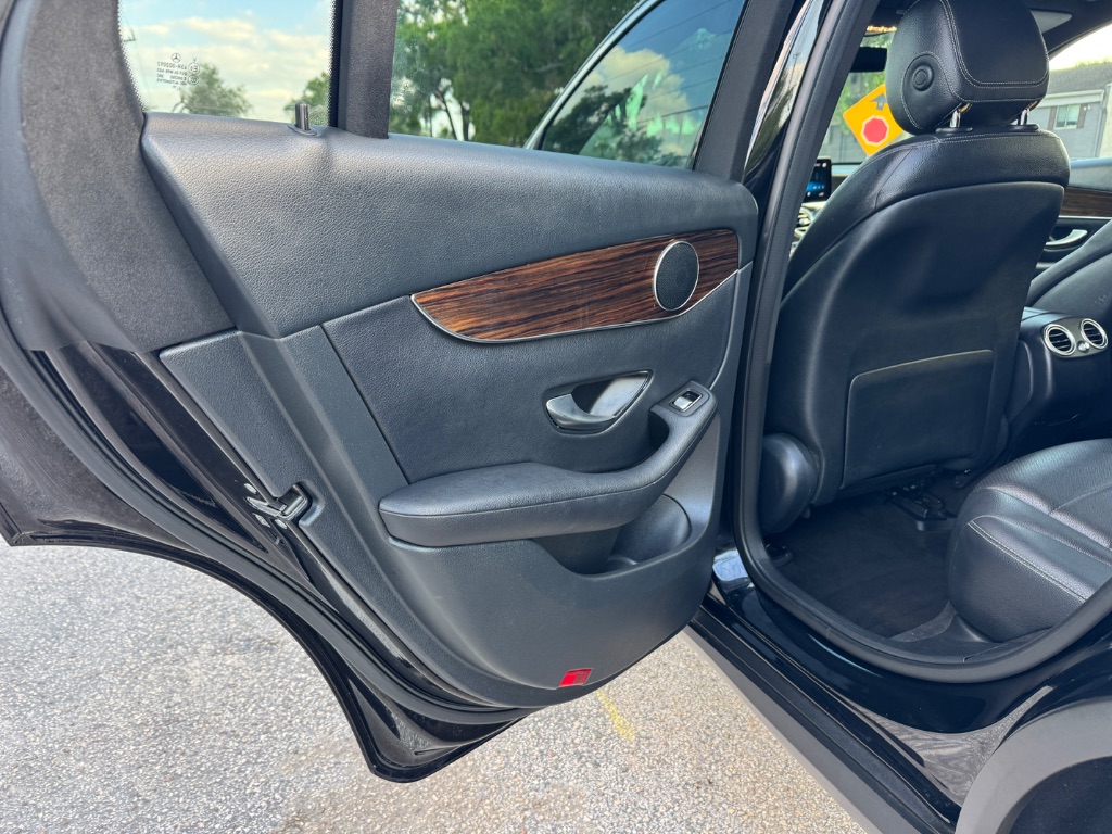 2020 Mercedes-Benz GLC - $14,998