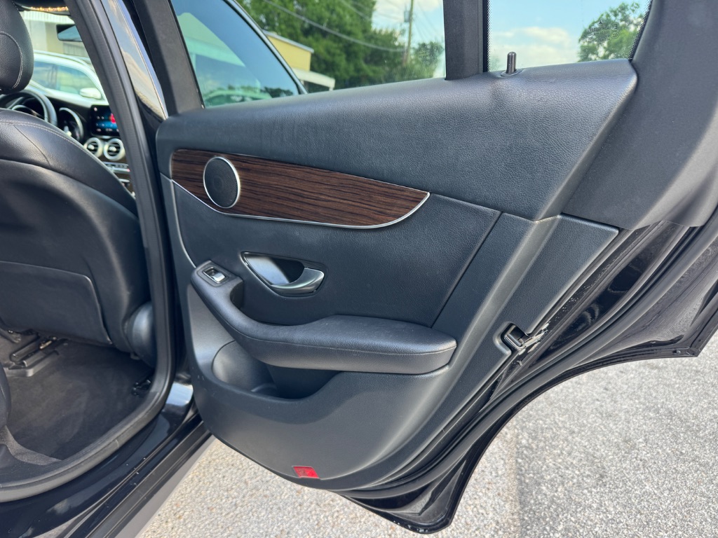 2020 Mercedes-Benz GLC - $14,998