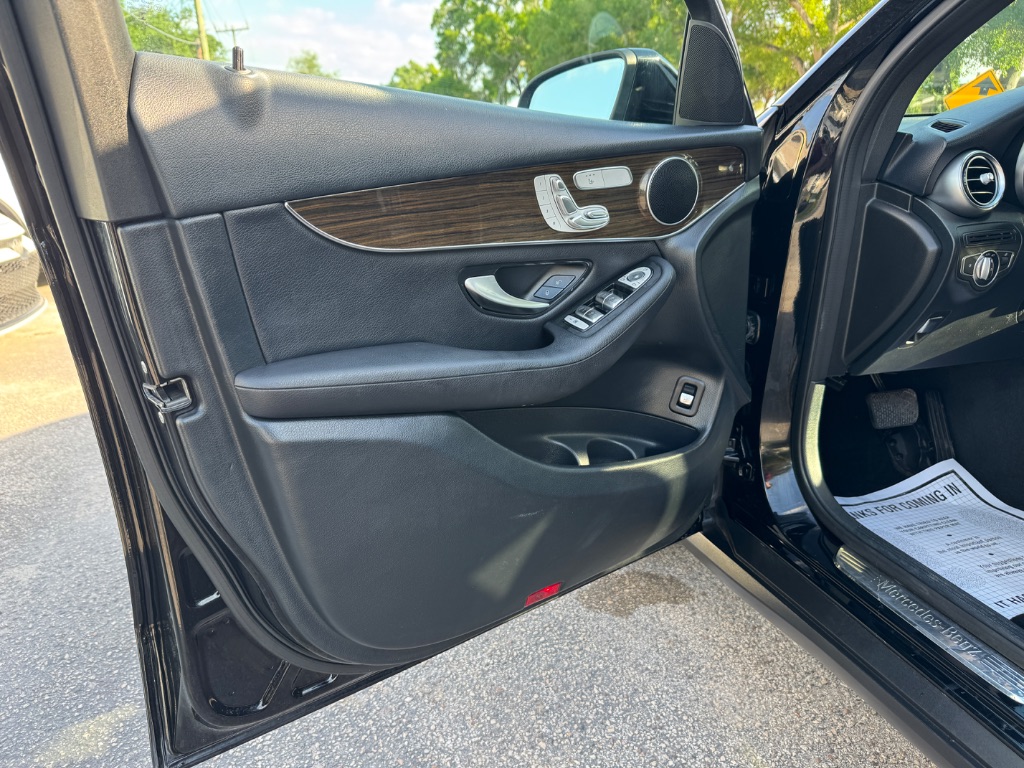 2020 Mercedes-Benz GLC - $14,998