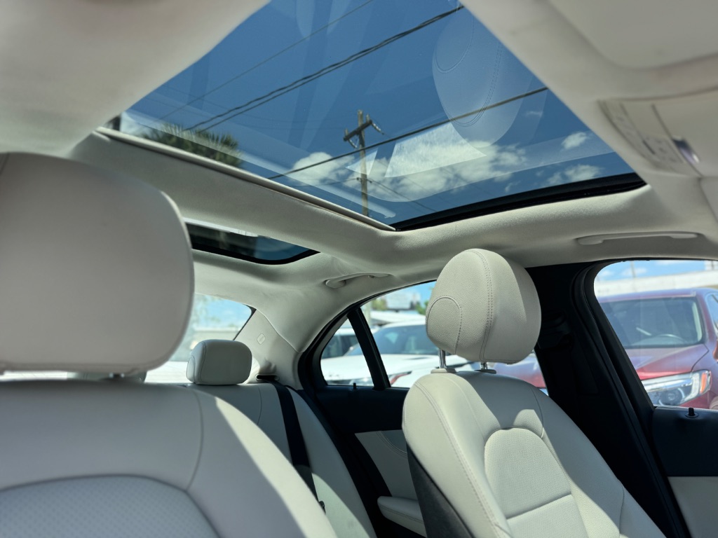 2016 Mercedes-Benz C300 - $11,998