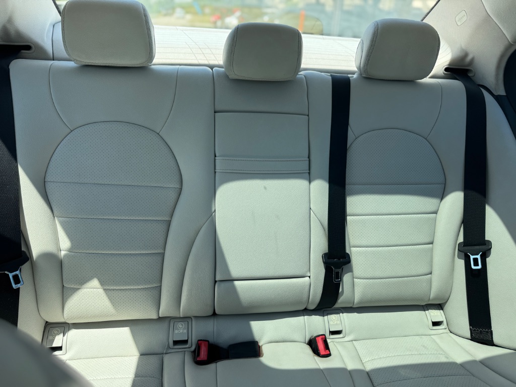 2016 Mercedes-Benz C300 - $11,998