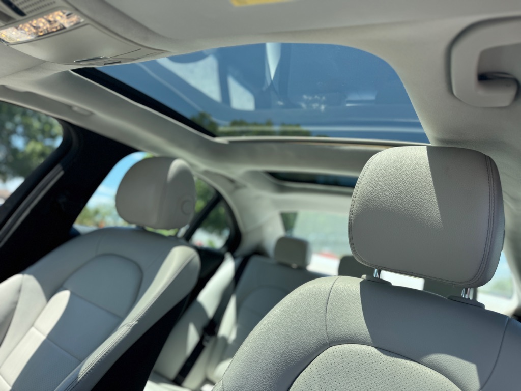 2016 Mercedes-Benz C300 - $11,998