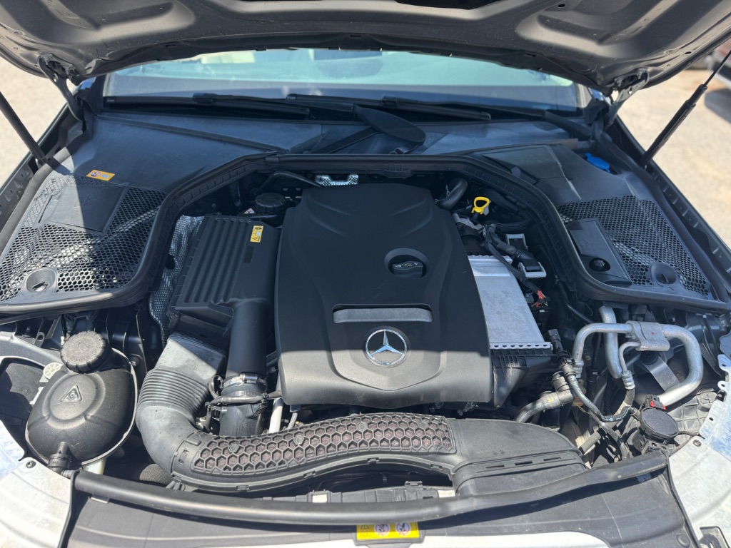 2016 Mercedes-Benz C300 - $11,998