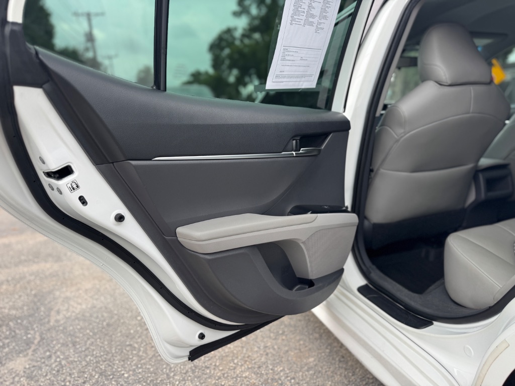 2019 Toyota Camry - $15,998
