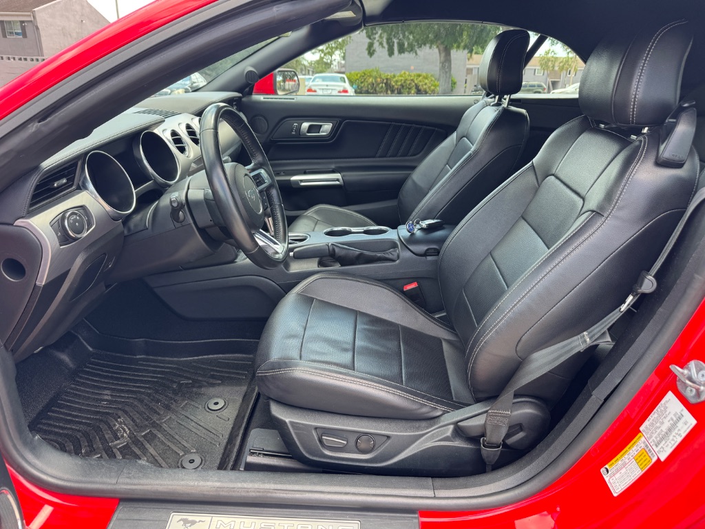 2023 Ford Mustang - $26,998