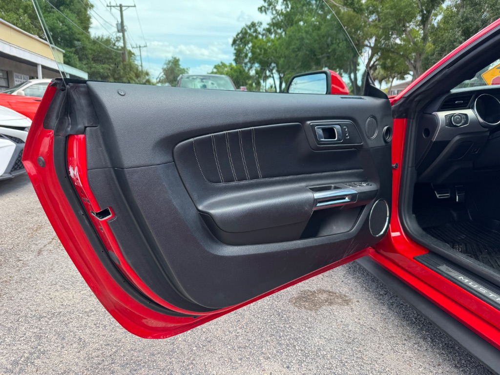 2023 Ford Mustang - $26,998