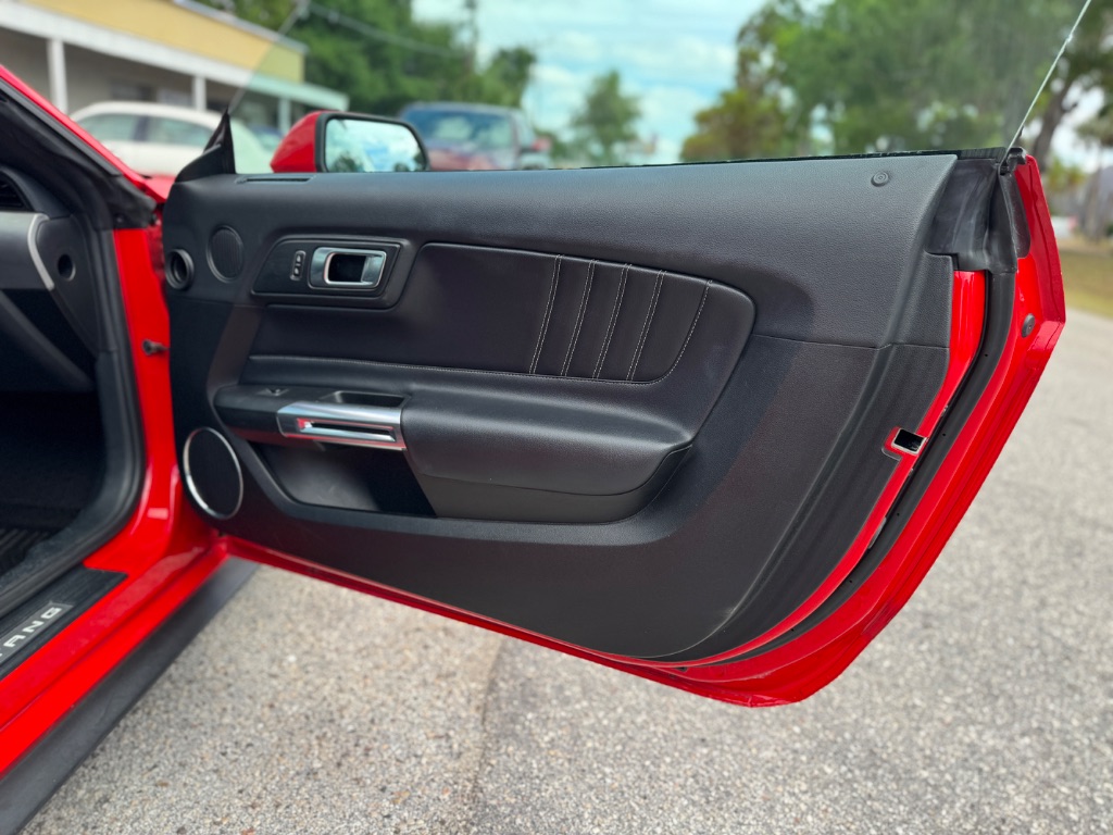 2023 Ford Mustang - $26,998