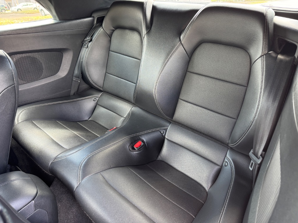 2023 Ford Mustang - $26,998
