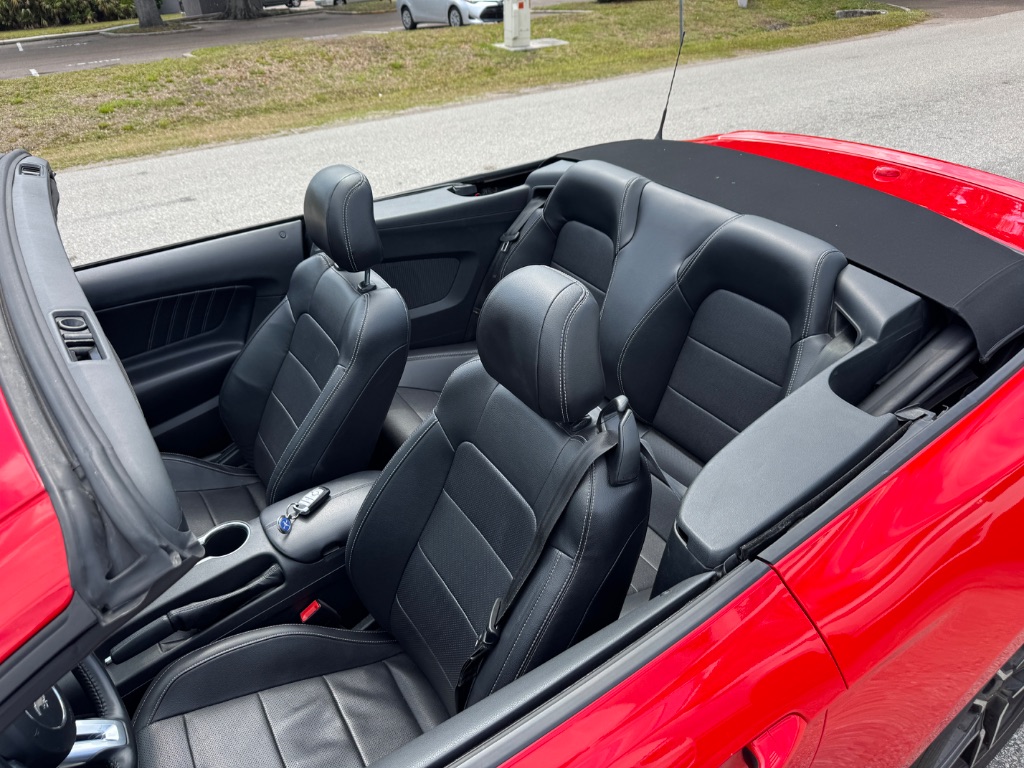 2023 Ford Mustang - $26,998
