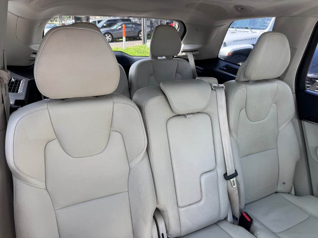 2018 Volvo XC90 - $17,998