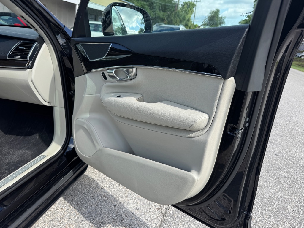 2018 Volvo XC90 - $17,998