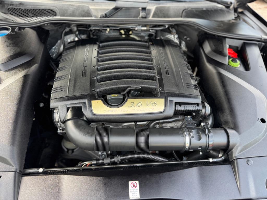 2018 Porsche Cayenne - $20,998