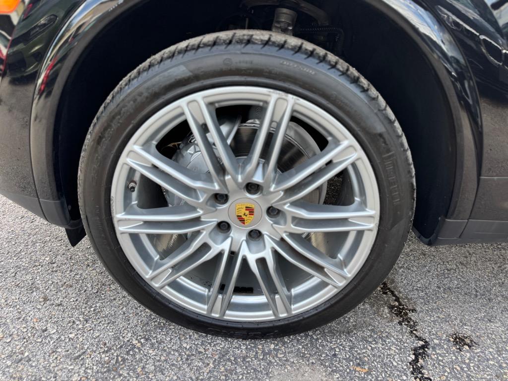 2018 Porsche Cayenne - $20,998