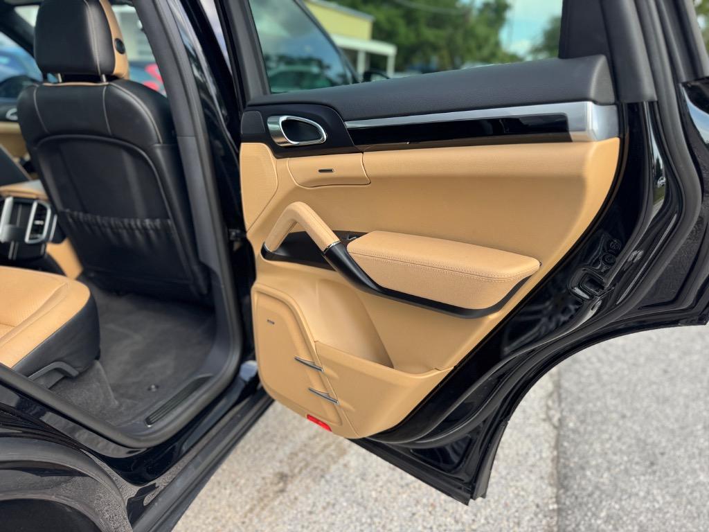 2018 Porsche Cayenne - $20,998
