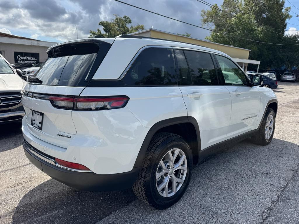 2022 Jeep Cherokee - $25,998