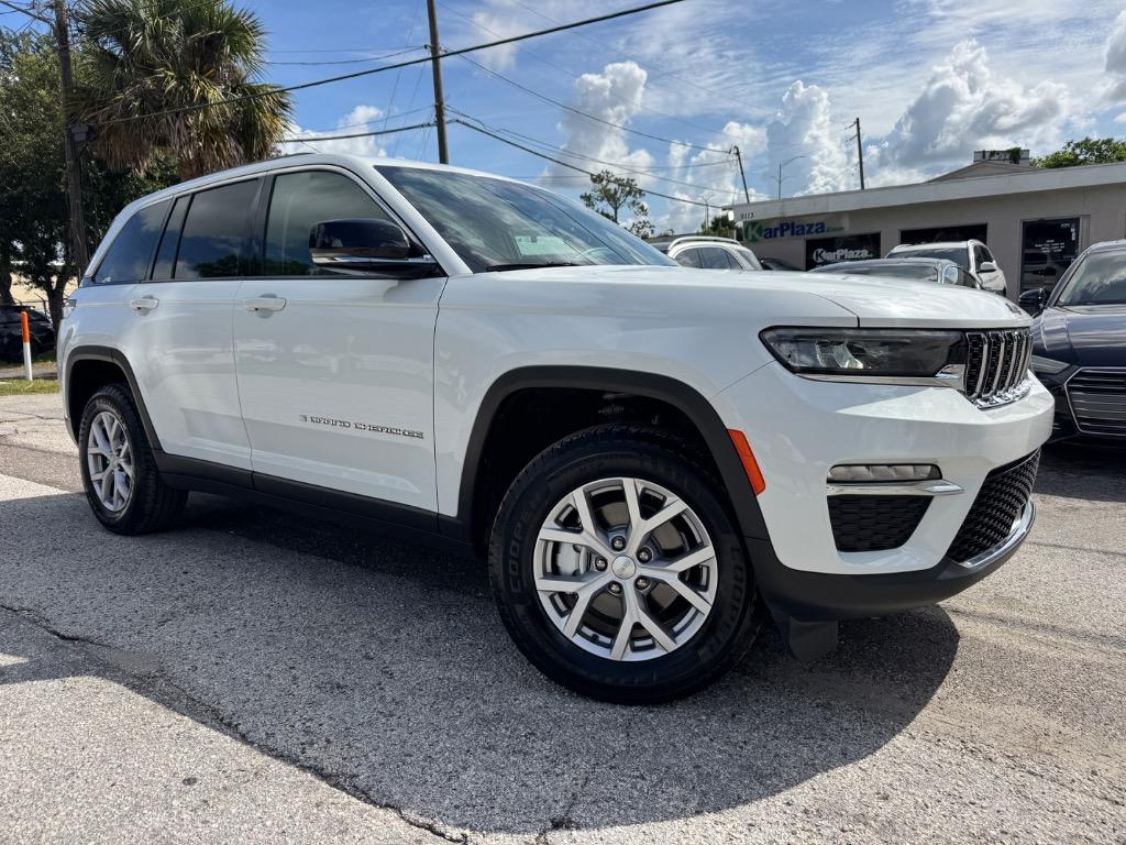 2022 Jeep Cherokee - $25,998