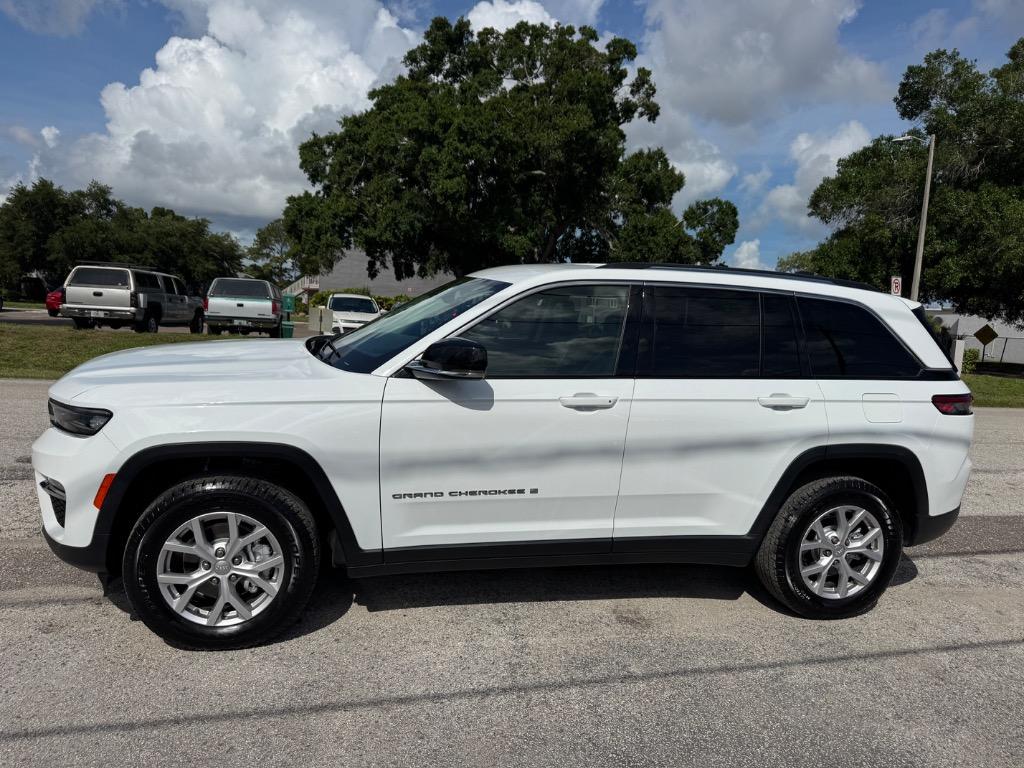 2022 Jeep Cherokee - $25,998