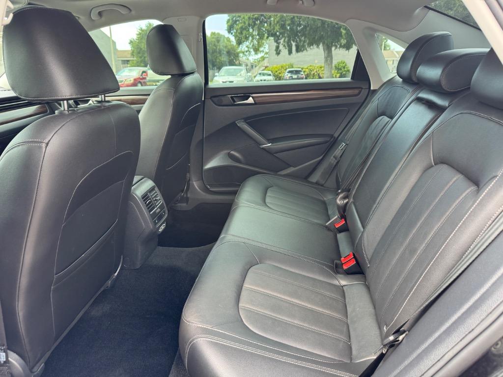 2020 Volkswagen Passat - $11,998