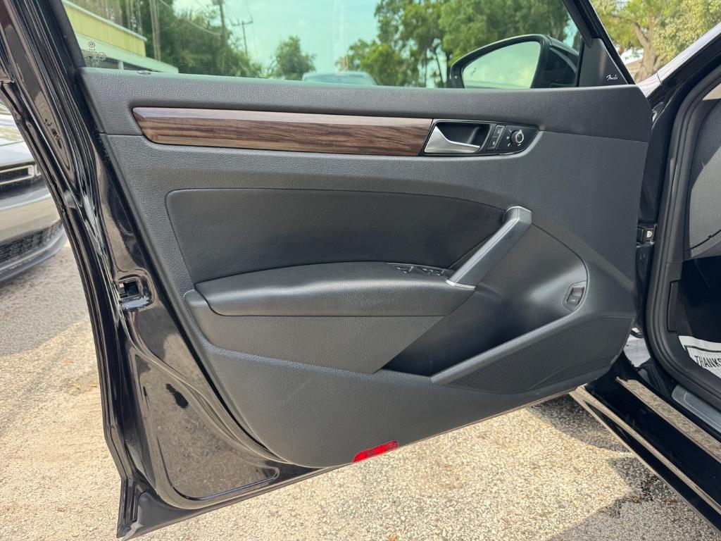 2020 Volkswagen Passat - $11,998