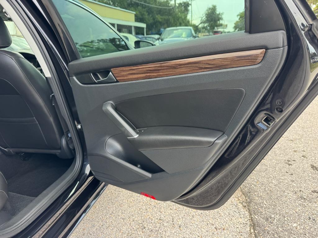 2020 Volkswagen Passat - $11,998