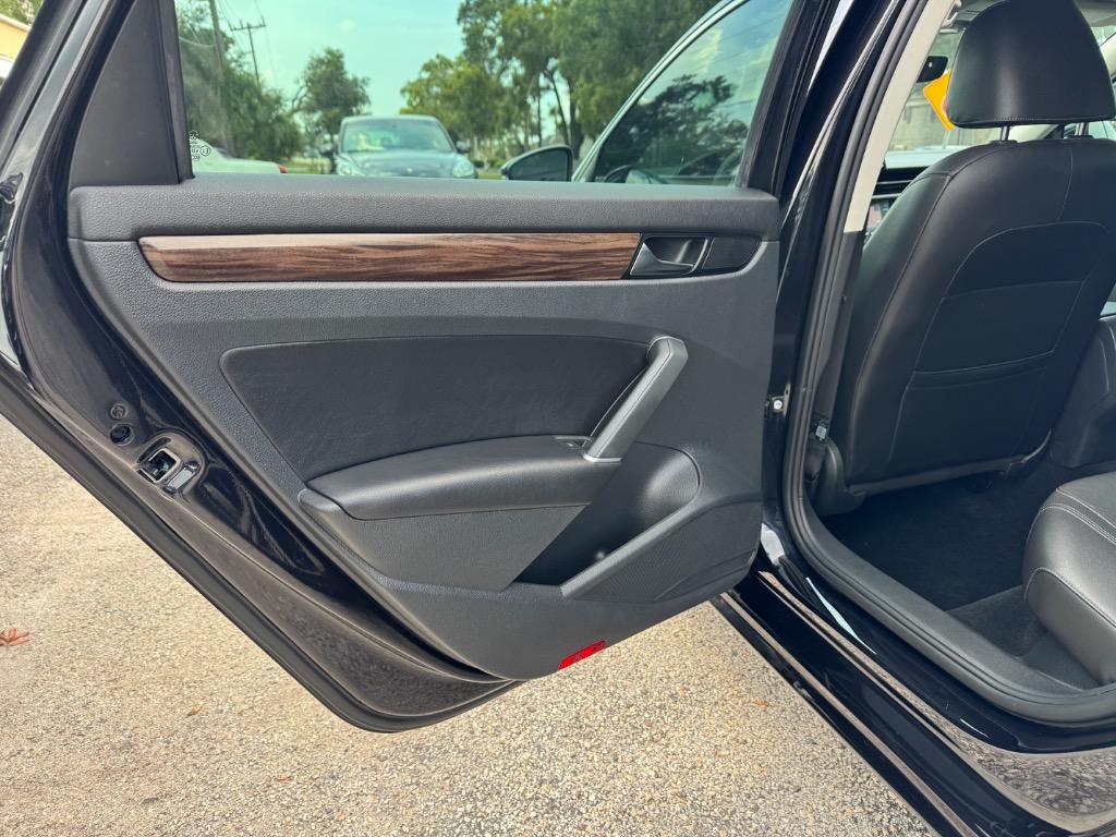 2020 Volkswagen Passat - $11,998