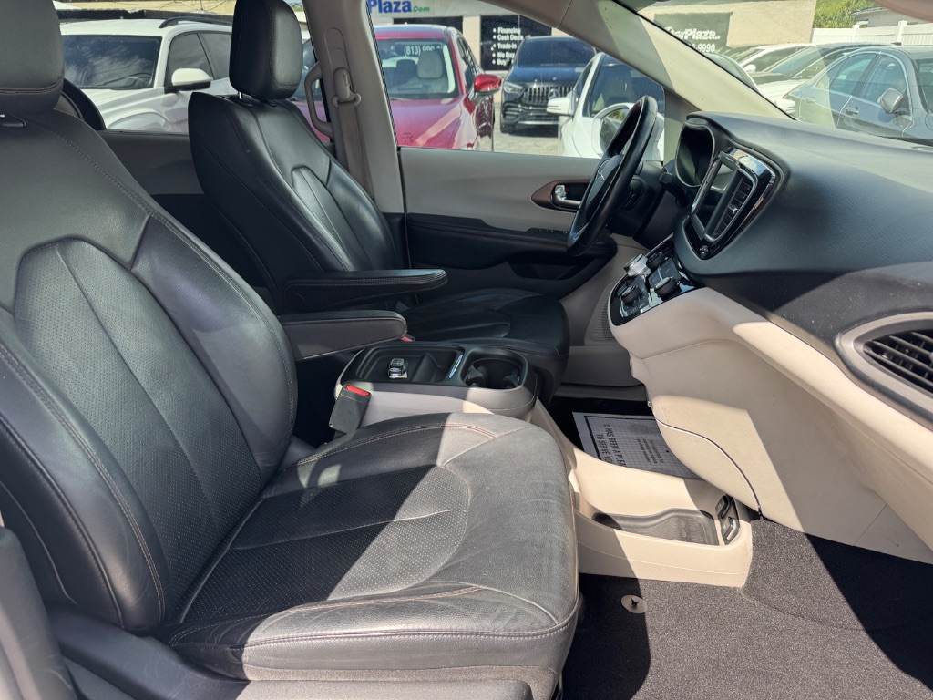 2019 Chrysler Pacifica - $10,998