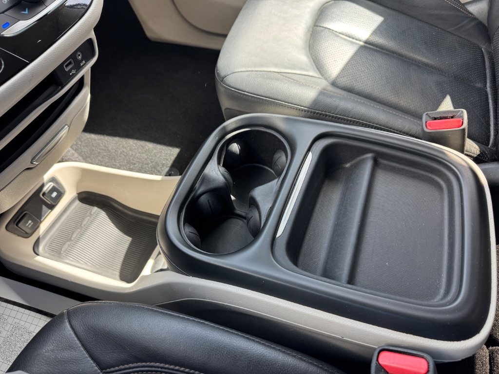 2019 Chrysler Pacifica - $10,998