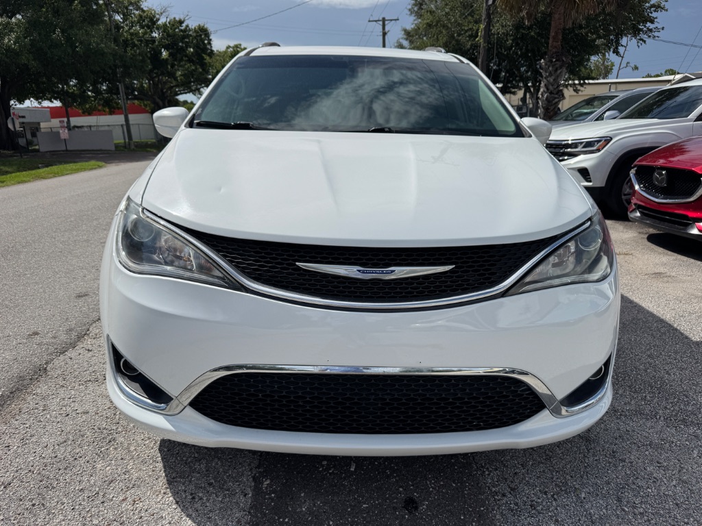 2019 Chrysler Pacifica - $10,998