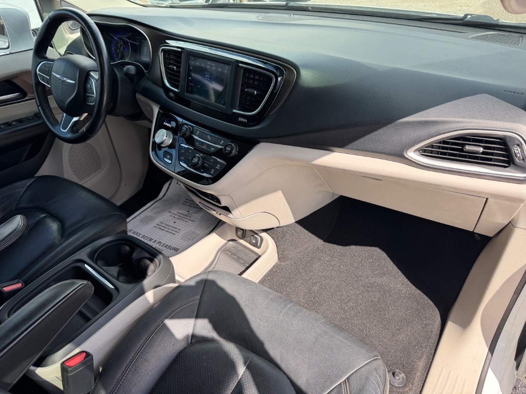 2019 Chrysler Pacifica - $10,998