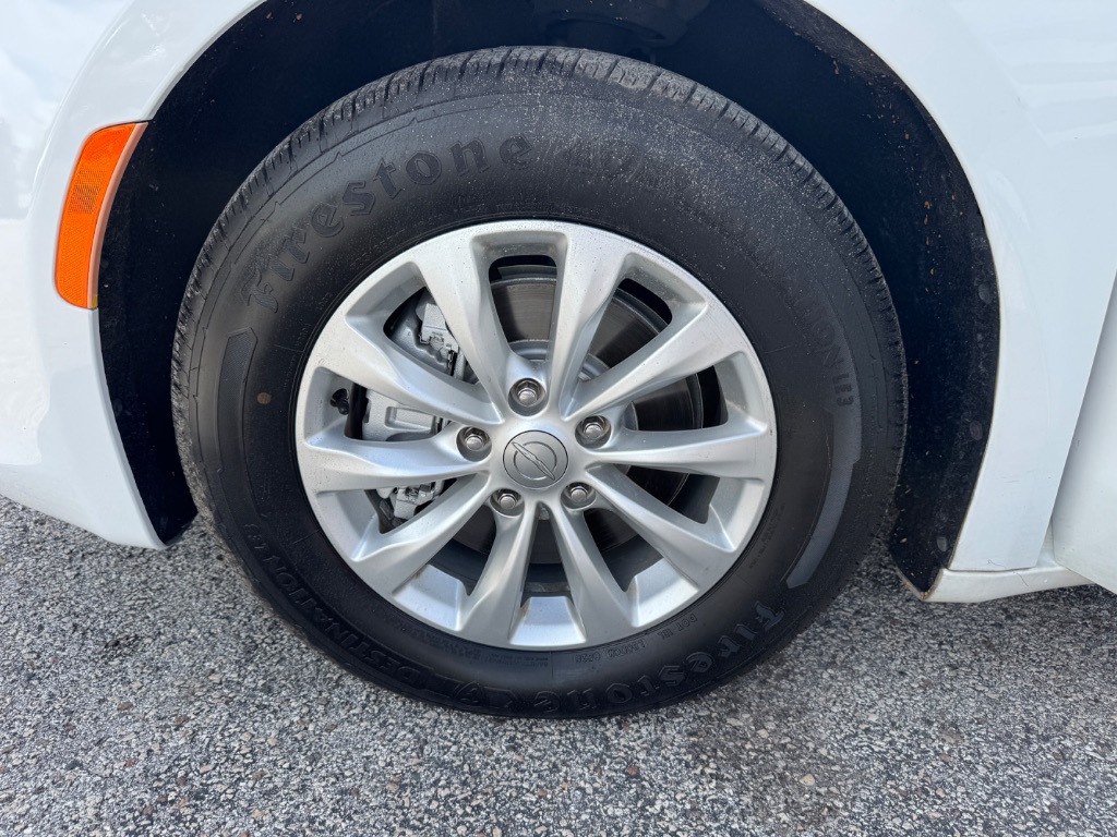 2019 Chrysler Pacifica - $10,998