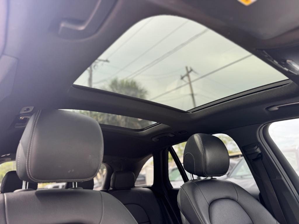 2019 Mercedes-Benz C-Class - $15,998
