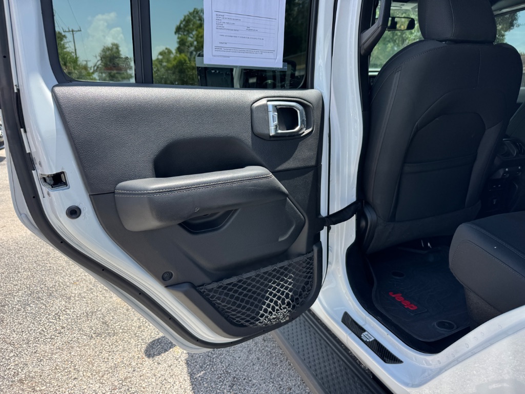 2020 Jeep Gladiator - $24,998