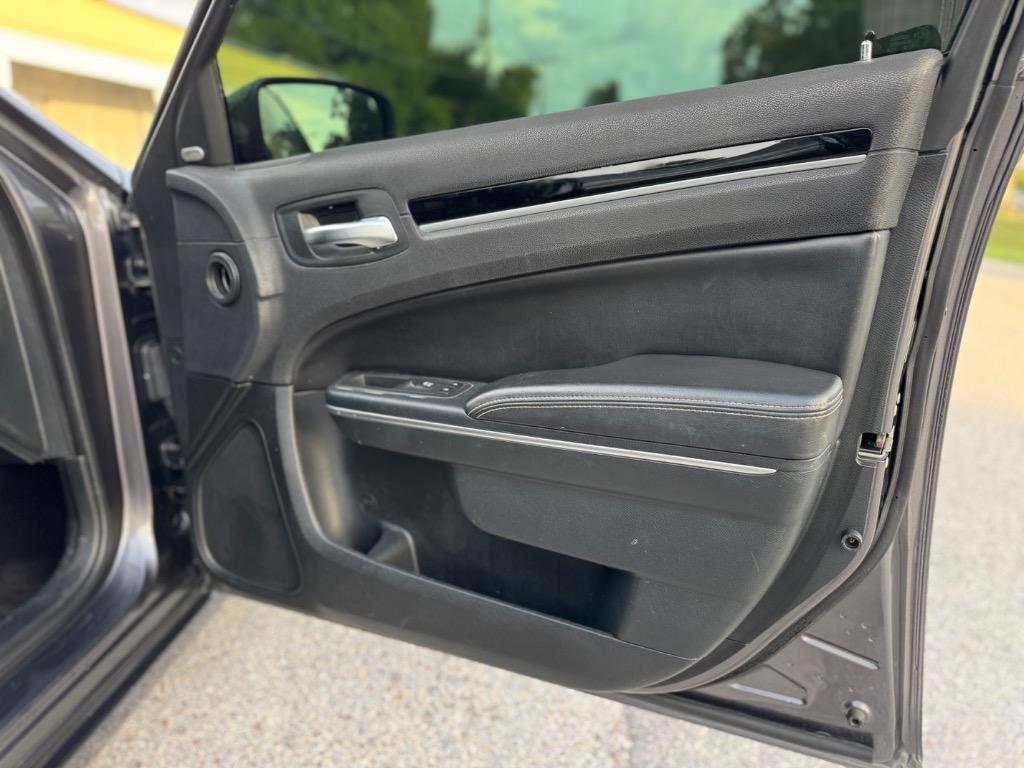 2018 Chrysler 300 - $16,998