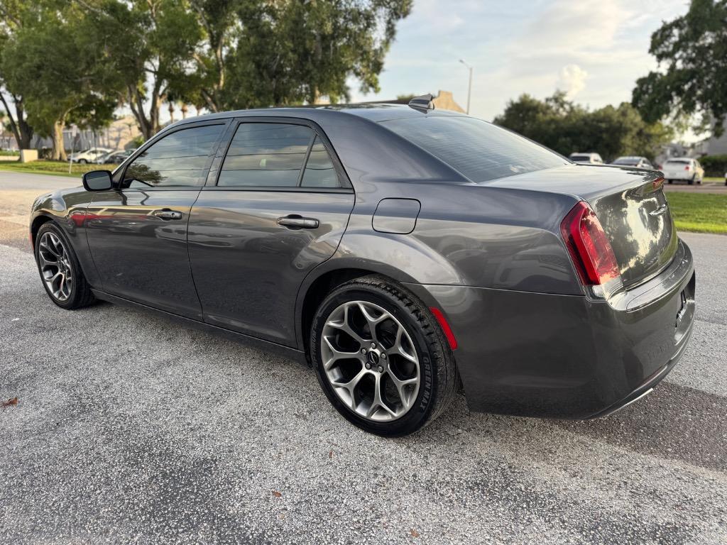 2018 Chrysler 300 - $16,998