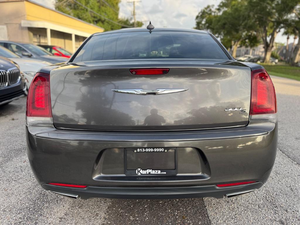 2018 Chrysler 300 - $16,998