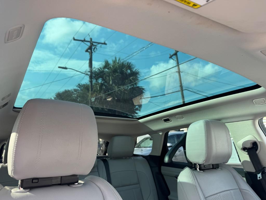 2020 Land Rover Range Rover Evoque - $24,998