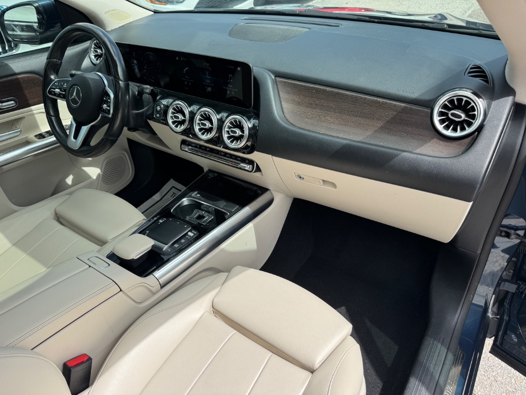 2021 Mercedes-Benz A-Class - $21,998