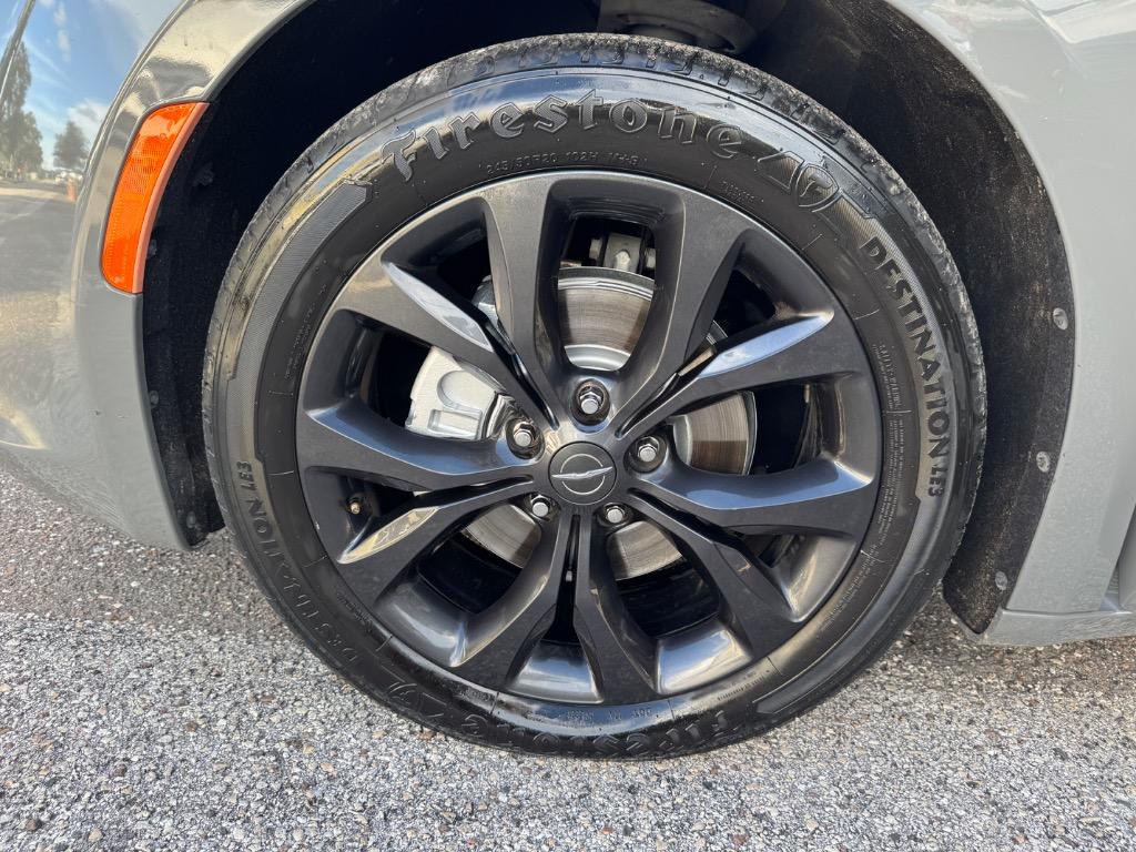 2020 Chrysler Pacifica - $13,998