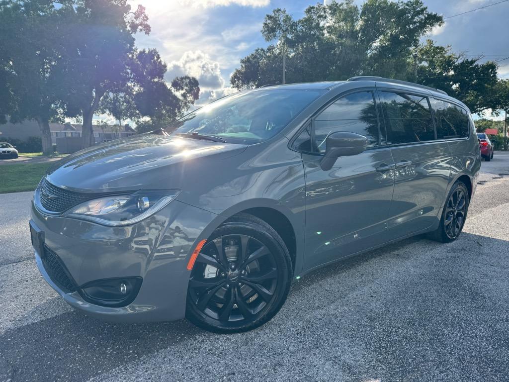 2020 Chrysler Pacifica - $13,998