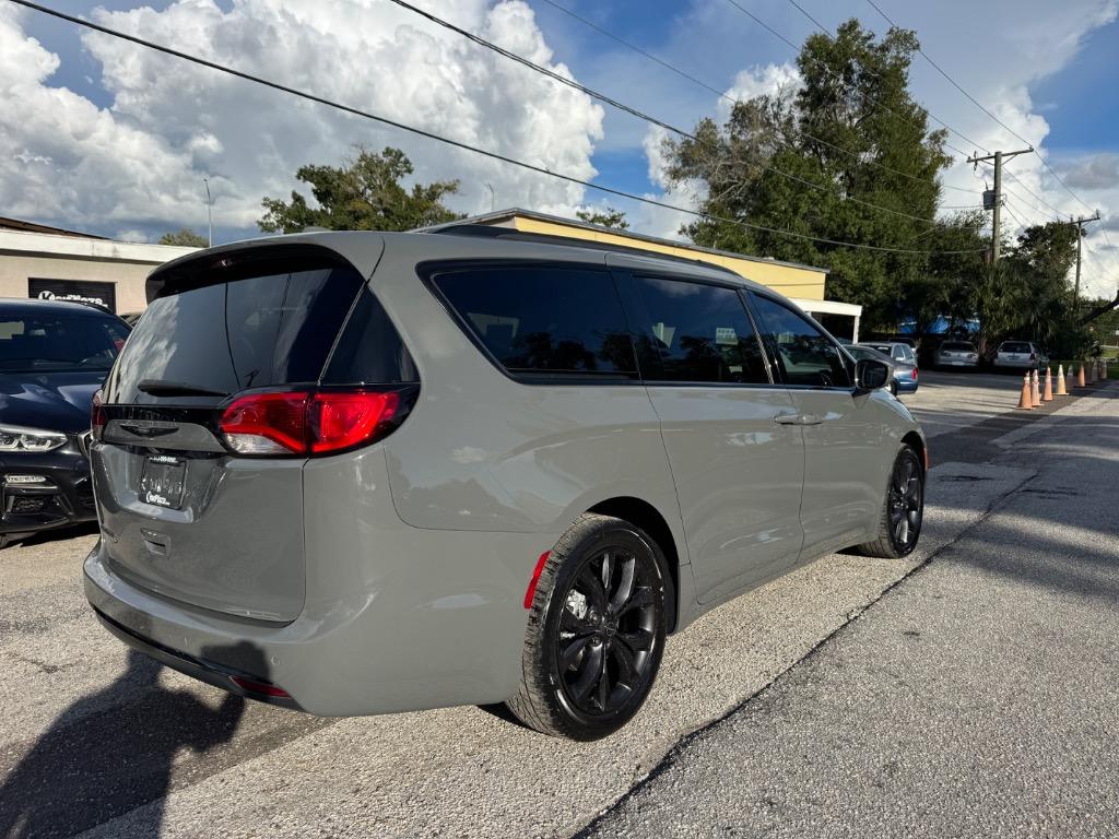 2020 Chrysler Pacifica - $13,998