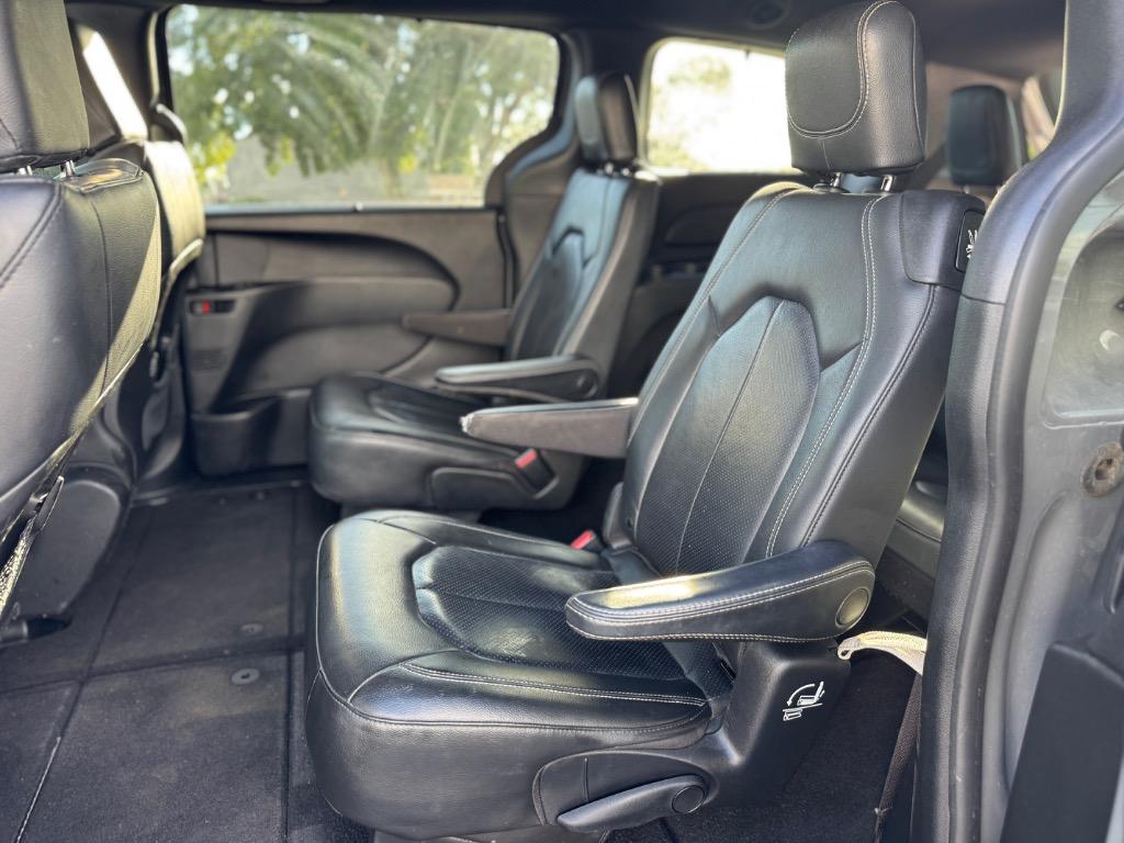 2020 Chrysler Pacifica - $13,998