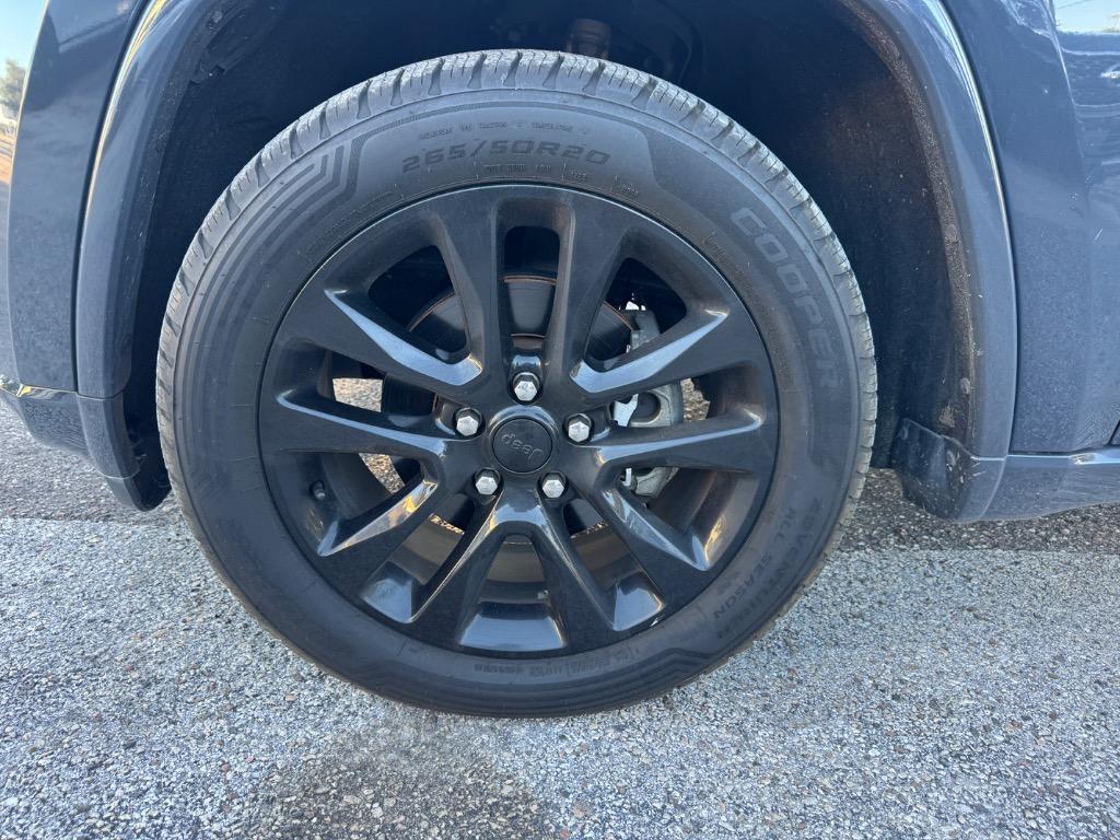 2017 Jeep Cherokee - $17,999