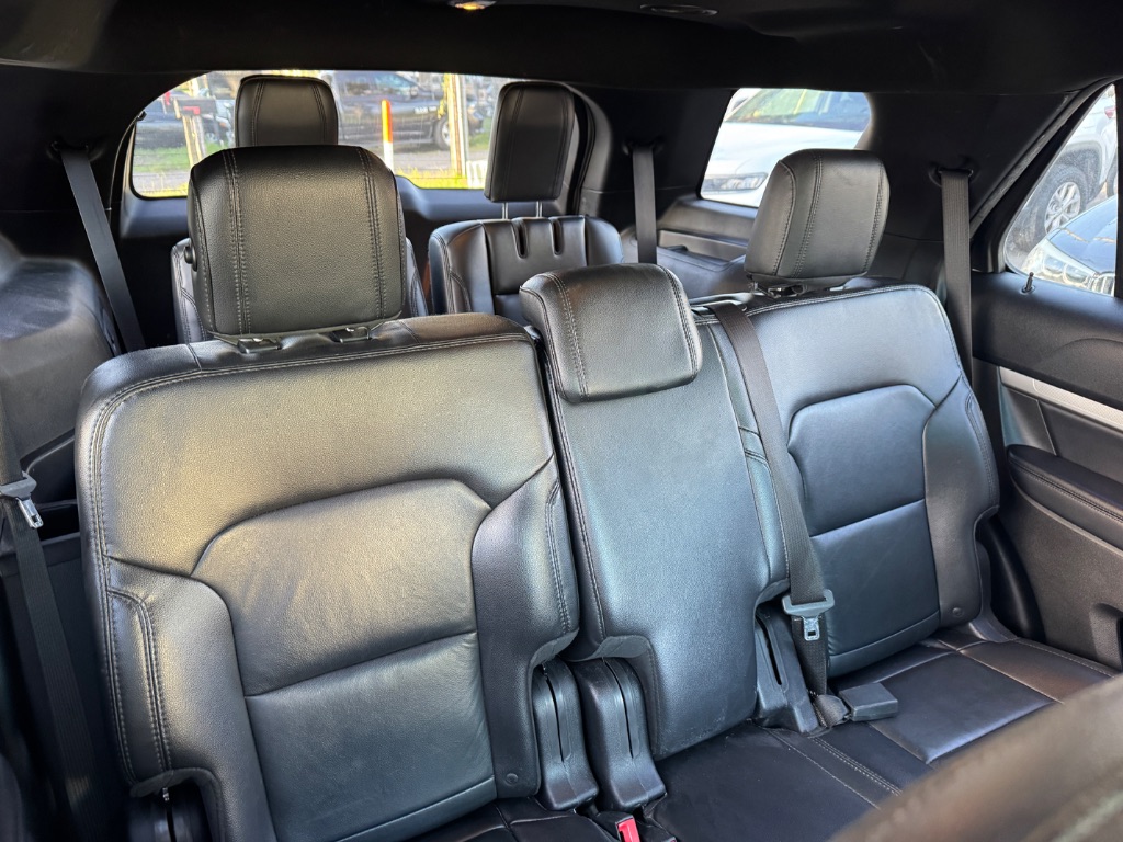 2017 Ford Explorer - $10,999