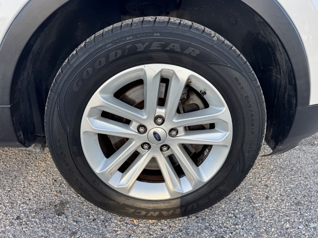 2017 Ford Explorer - $10,999
