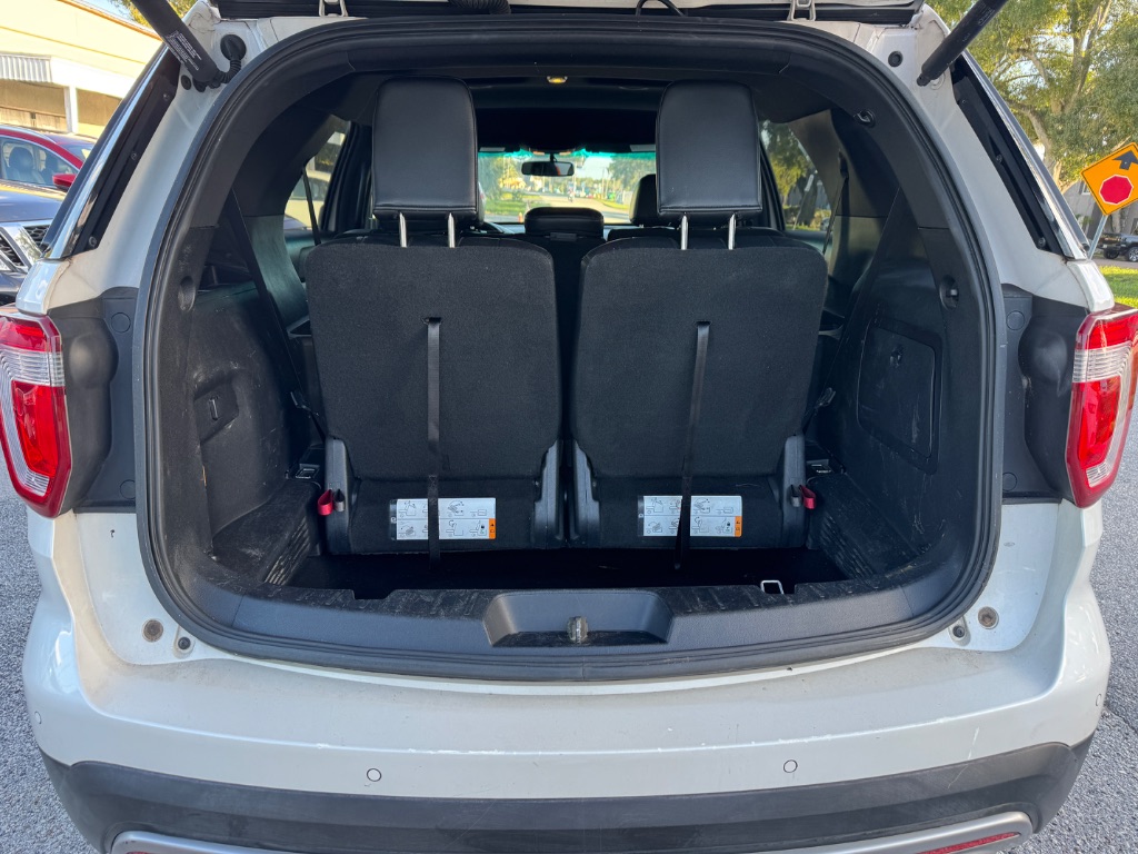 2017 Ford Explorer - $10,999
