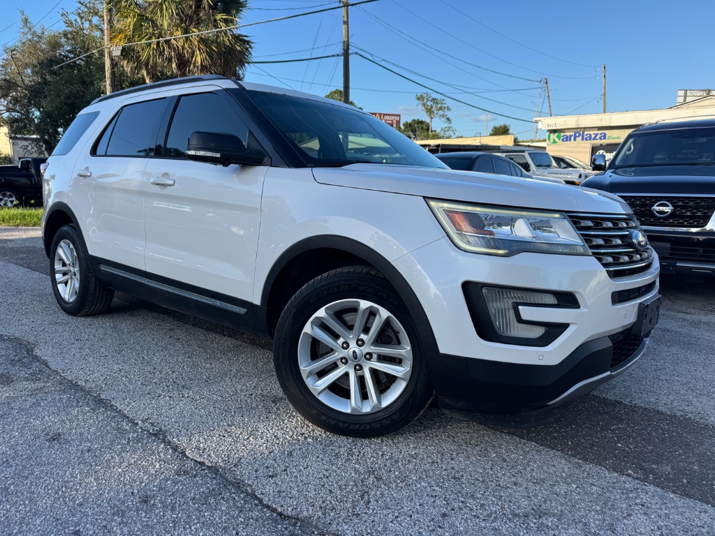 2017 Ford Explorer - $10,999