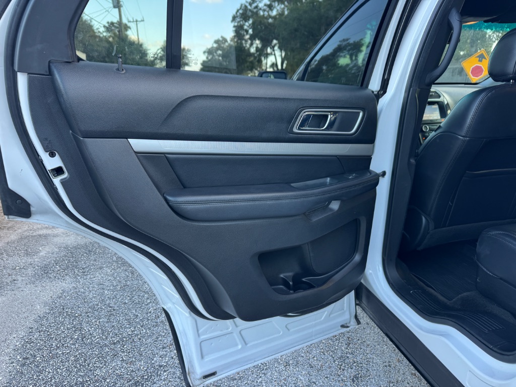 2017 Ford Explorer - $10,999